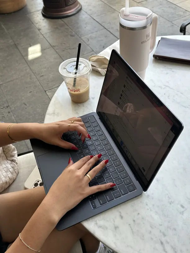 Your AI-Written Captions Sound Like Everyone Else’s
